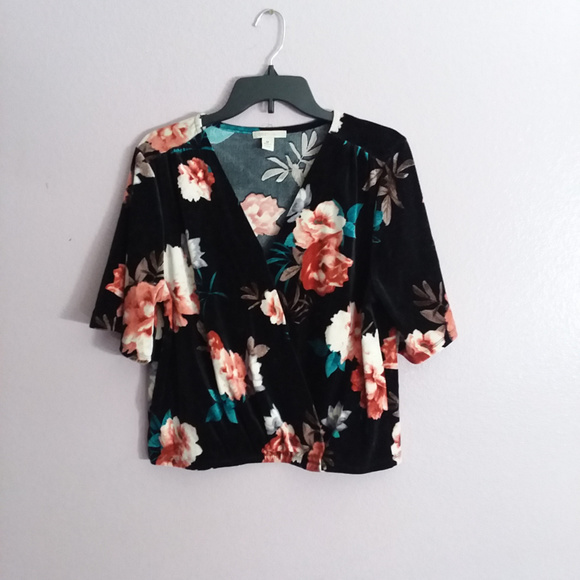 Black Floral Velvet top - Picture 3 of 5